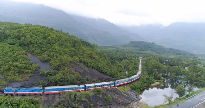 Vietnam trabaja por mejorar seguridad y capacidad del sector ferroviario ảnh 1