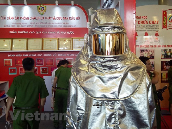 Celebran en Vietnam exposición internacional sobre extinción de incendios ảnh 1