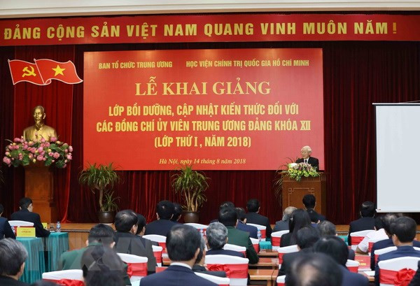 Dirigente partidista vietnamita subraya importancia de autoestudio de militantes ảnh 1 Dirigente partidista vietnamita subraya importancia de autoestudio de militantes ảnh 1