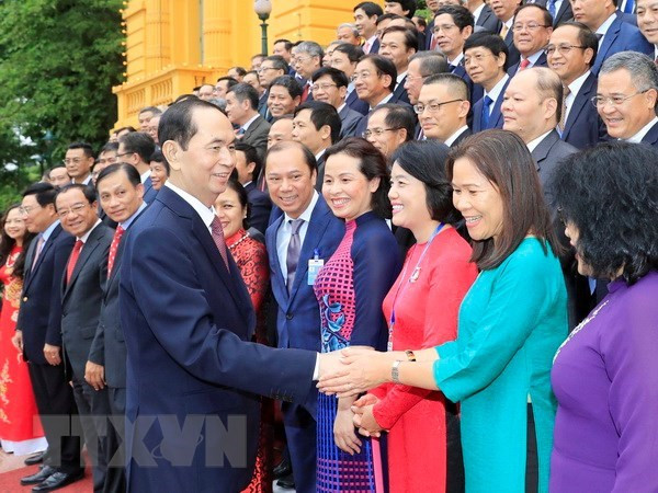 Presidente elogia aportes de jefes de misiones diplomáticas de Vietnam en el exterior ảnh 1 Presidente elogia aportes de jefes de misiones diplomáticas de Vietnam en el exterior ảnh 1