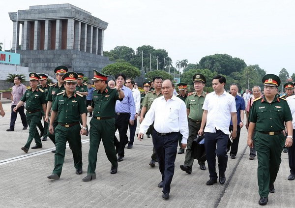 Premier inspecciona mantenimiento del Mausoleo del Presidente Ho Chi Minh ảnh 1 Premier inspecciona mantenimiento del Mausoleo del Presidente Ho Chi Minh ảnh 1