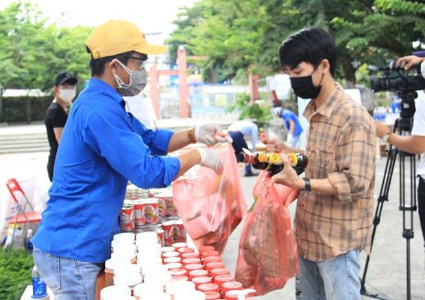 “Supermercado de cero dong” respalda a estudiantes afectados por el COVID-19 en Da Nang ảnh 1 “Supermercado de cero dong” respalda a estudiantes afectados por el COVID-19 en Da Nang ảnh 1