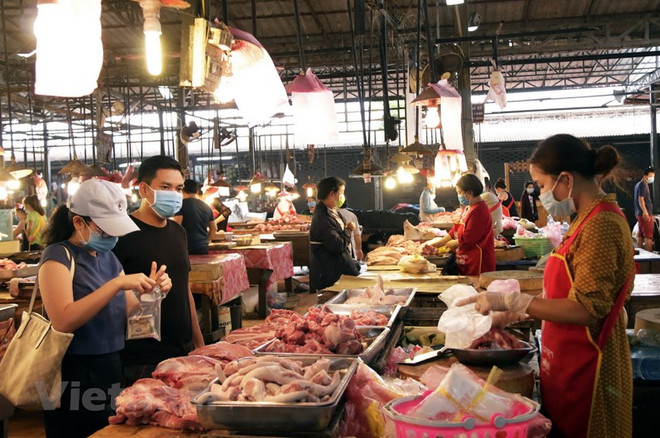 Remesas enviadas a Laos se reducirán a la mitad este año ảnh 1 Remesas enviadas a Laos se reducirán a la mitad este año ảnh 1