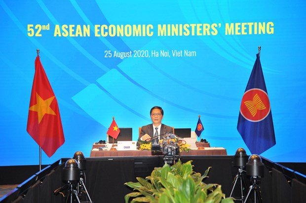 Ministros de la ASEAN revisan la implementación de iniciativas económicas ảnh 1