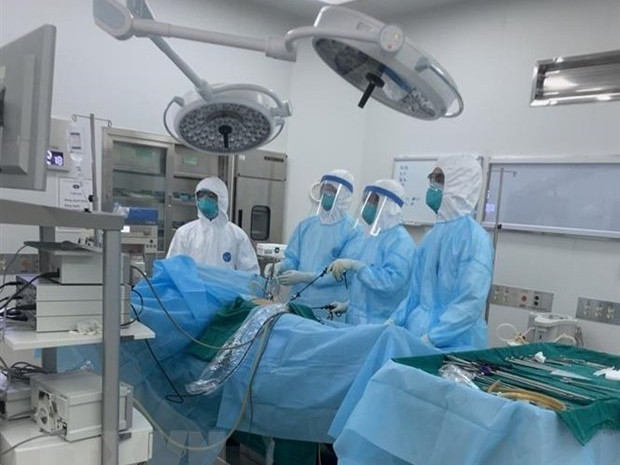 Fallece en Vietnam otro paciente de COVID-19 con enfermedades subyacentes graves ảnh 1