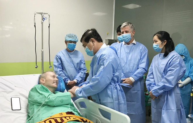 Con increíble evolución de salud, el paciente más grave del COVID-19 ya no necesita trasplante pulmonar ảnh 1 Con increíble evolución de salud, el paciente más grave del COVID-19 ya no necesita trasplante pulmonar ảnh 1