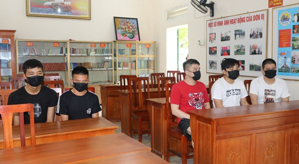Provincia vietnamita de Quang Ninh detiene a grupo de personas por entrada ilegal ảnh 1 Provincia vietnamita de Quang Ninh detiene a grupo de personas por entrada ilegal ảnh 1