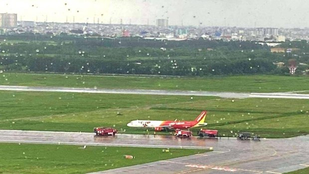 Aeropuerto de Tan Son Nhat reabre pista de aterrizaje tras incidente de avión de Vietjet Air ảnh 1