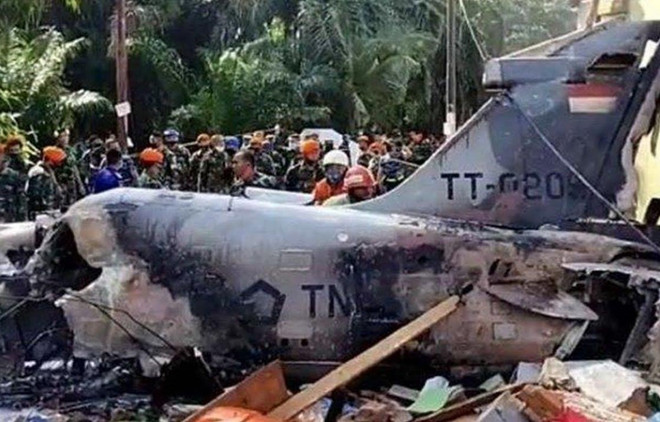 Avión de combate se estrella en Indonesia ảnh 1 Avión de combate se estrella en Indonesia ảnh 1