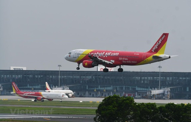 Aerolíneas vietnamitas sufren grandes pérdidas financieras por aumento de precios de combustibles ảnh 1 Aerolíneas vietnamitas sufren grandes pérdidas financieras por aumento de precios de combustibles ảnh 1