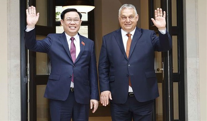Titular del Parlamento vietnamita se reunió con primer ministro húngaro ảnh 1 Titular del Parlamento vietnamita se reunió con primer ministro húngaro ảnh 1