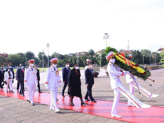 Presidente del Parlamento vietnamita sostiene conversación con su homóloga mozambiqueña ảnh 3 Presidente del Parlamento vietnamita sostiene conversación con su homóloga mozambiqueña ảnh 3