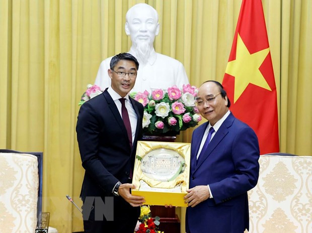 Presidente recibe a cónsul honorario de Vietnam en Suiza ảnh 1 Presidente recibe a cónsul honorario de Vietnam en Suiza ảnh 1