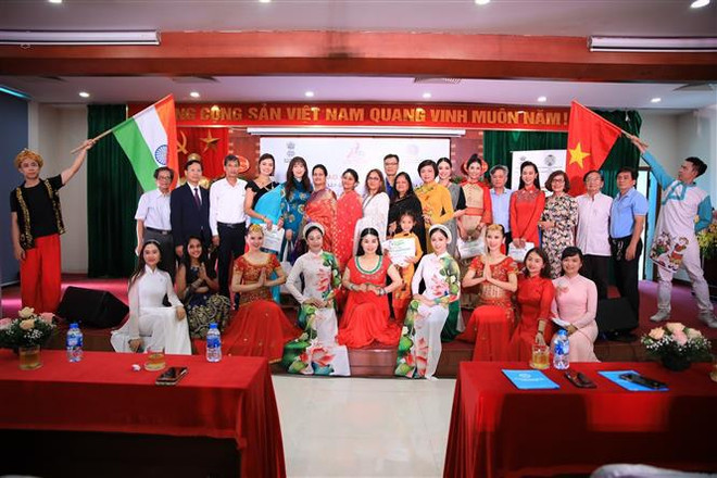 Celebran programa de intercambio amistoso por 50 aniversario de nexos diplomáticos Vietnam-India ảnh 1 Celebran programa de intercambio amistoso por 50 aniversario de nexos diplomáticos Vietnam-India ảnh 1
