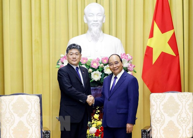Presidente vietnamita recibe a ministro de Justicia de Japón ảnh 1 Presidente vietnamita recibe a ministro de Justicia de Japón ảnh 1