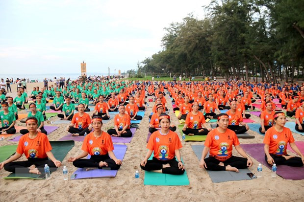 Día Internacional del Yoga contribuye a consolidar relaciones Vietnam-la India ảnh 1 Día Internacional del Yoga contribuye a consolidar relaciones Vietnam-la India ảnh 1