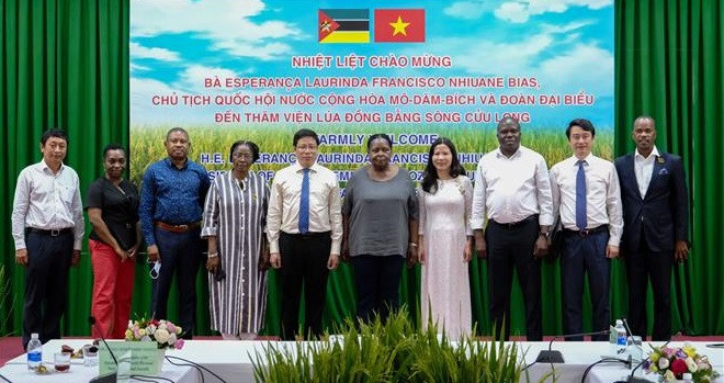 Presidenta parlamentaria de Mozambique visita Instituto de Investigación del Arroz del Delta del Mekong ảnh 1 Presidenta parlamentaria de Mozambique visita Instituto de Investigación del Arroz del Delta del Mekong ảnh 1