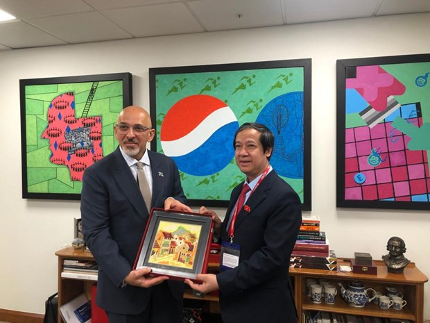 Vietnam promueve cooperación educativa con Reino Unido y Escocia ảnh 2 Vietnam promueve cooperación educativa con Reino Unido y Escocia ảnh 2