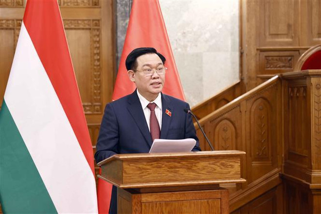 Vietnam y Hungría debaten sobre perfeccionamiento del marco jurídico de economía verde ảnh 2 Vietnam y Hungría debaten sobre perfeccionamiento del marco jurídico de economía verde ảnh 2