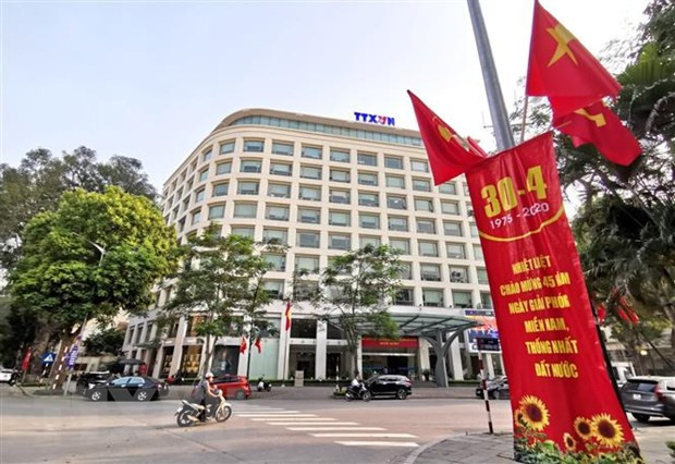 Primer ministro ruso felicita a Vietnam por 45 aniversario de reunificación nacional ảnh 1