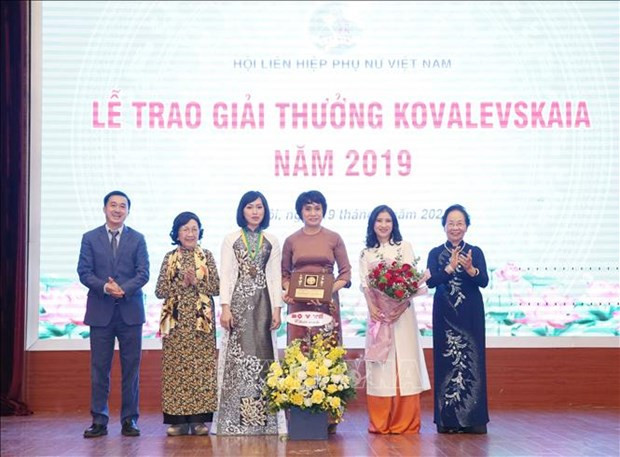 Entregan premio Kovalevskaya 2019 a sobresalientes mujeres científicas de Vietnam ảnh 1 Entregan premio Kovalevskaya 2019 a sobresalientes mujeres científicas de Vietnam ảnh 1