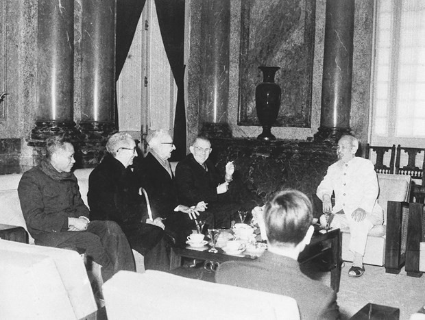 Efectúan coloquio en línea sobre el Presidente Ho Chi Minh en Estados Unidos ảnh 1 Efectúan coloquio en línea sobre el Presidente Ho Chi Minh en Estados Unidos ảnh 1