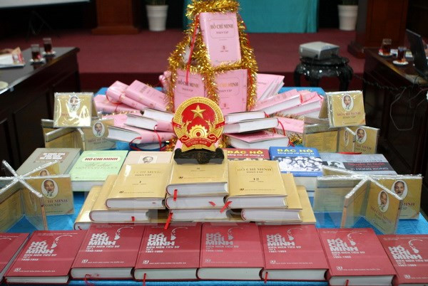 Inician por primera vez traducción a laosiano de obras completas de Ho Chi Minh ảnh 1 Inician por primera vez traducción a laosiano de obras completas de Ho Chi Minh ảnh 1