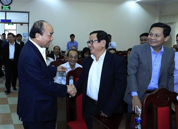 Premier de Vietnam exhorta a estimular progreso económico de región central ảnh 1