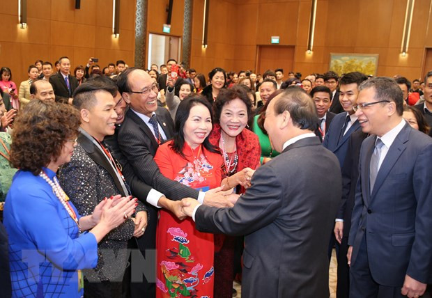 Premier vietnamita se reúne con connacionales residentes en ultramar ảnh 1