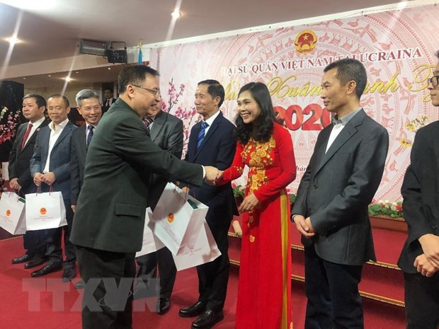 Vietnamitas en ultramar se reúnen en ocasión del Tet 2020 ảnh 1 Vietnamitas en ultramar se reúnen en ocasión del Tet 2020 ảnh 1