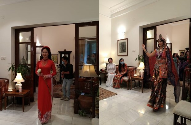 Destacan belleza de los trajes tradicionales vietnamitas e indios ảnh 2 Destacan belleza de los trajes tradicionales vietnamitas e indios ảnh 2