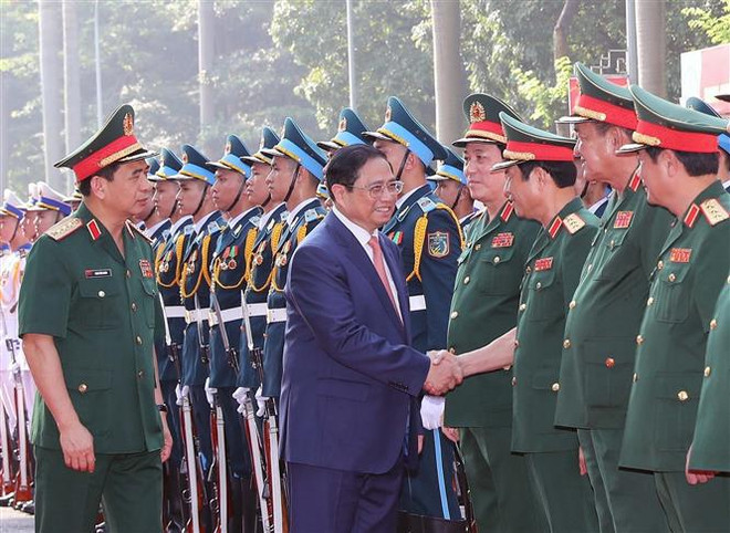 Premier vietnamita insta al Ejército a promover estudio de ciencia y tecnología ảnh 2 Premier vietnamita insta al Ejército a promover estudio de ciencia y tecnología ảnh 2