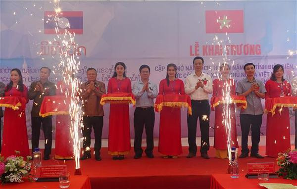 Inauguran par de puertas fronterizas entre provincias vietnamita y laosiana ảnh 1 Inauguran par de puertas fronterizas entre provincias vietnamita y laosiana ảnh 1