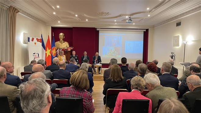 Destacan en seminario en París relaciones Vietnam-Francia ảnh 1 Destacan en seminario en París relaciones Vietnam-Francia ảnh 1