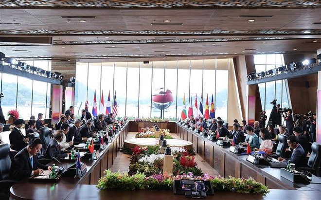 Premier vietnamita participa en diálogos sobre Comunidad de ASEAN ảnh 2 Premier vietnamita participa en diálogos sobre Comunidad de ASEAN ảnh 2