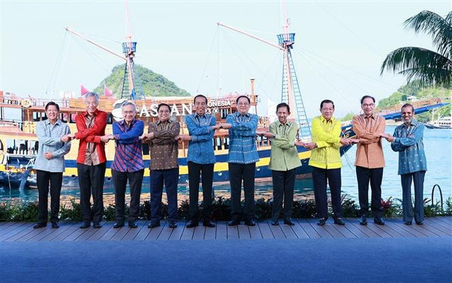 Canciller vietnamita destaca esfuerzos de ASEAN por intereses de pobladores ảnh 1 Canciller vietnamita destaca esfuerzos de ASEAN por intereses de pobladores ảnh 1