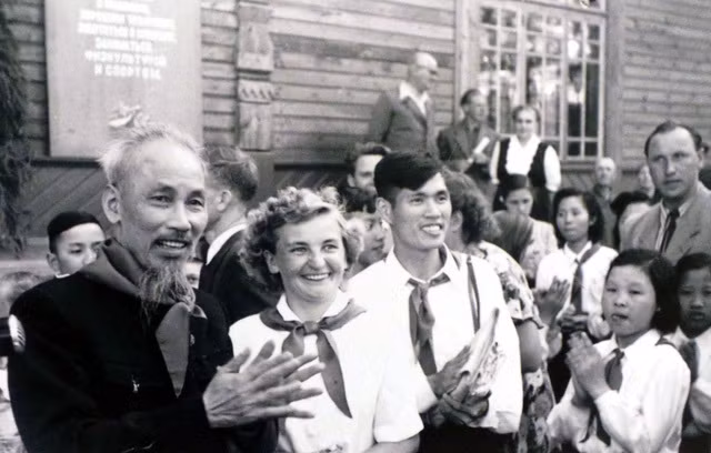 Recuerdan primer viaje del Presidente Ho Chi Minh a Rusia ảnh 1