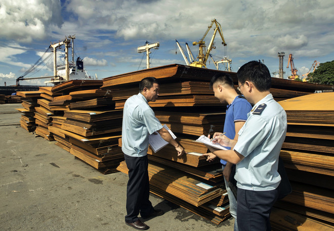 Vicepresidente del Parlamento de Vietnam destaca esfuerzos de sector aduanero ảnh 1