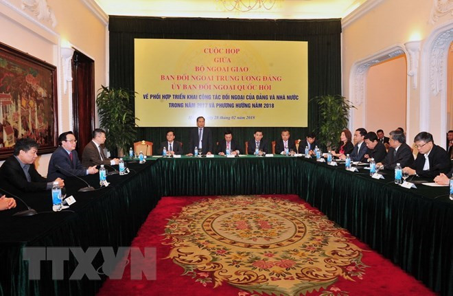 Órganos de asuntos exteriores de Vietnam forjan lazos ảnh 1