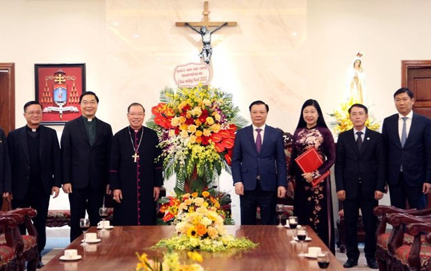 Dirigente de Hanoi extiende saludos a católicos locales por Navidad ảnh 1 Dirigente de Hanoi extiende saludos a católicos locales por Navidad ảnh 1