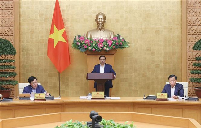 Primer ministro de Vietnam preside reunión de gobierno sobre elaboración de leyes ảnh 1