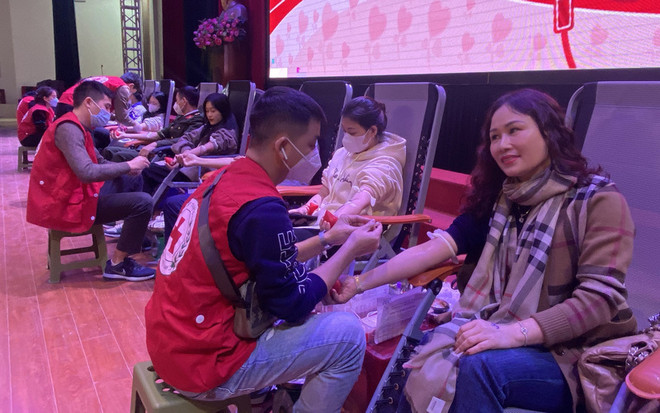 Más de mil voluntarios participan en campaña de donación de sangre ảnh 1 Más de mil voluntarios participan en campaña de donación de sangre ảnh 1
