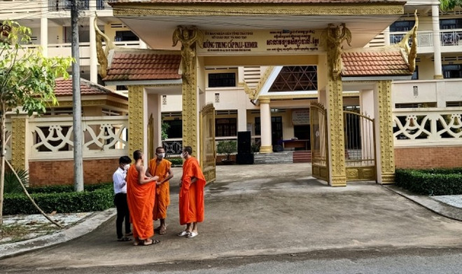 Una escuela que facilita la educación de estudiantes étnicos en Tra Vinh ảnh 1 Una escuela que facilita la educación de estudiantes étnicos en Tra Vinh ảnh 1