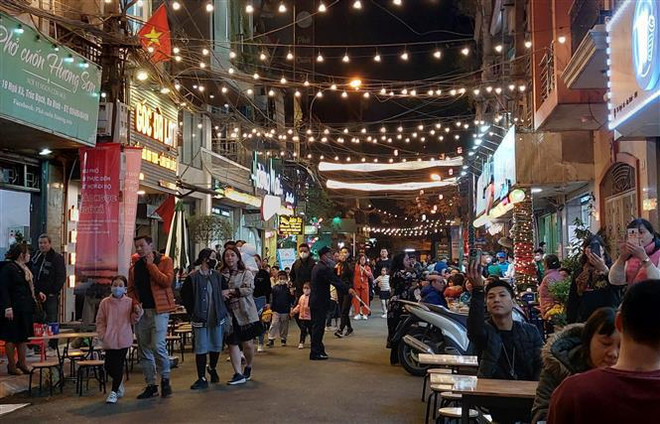 Hanoi inaugura calle peatonal de comida nocturna Dao Ngoc Ngu Xa ảnh 1 Hanoi inaugura calle peatonal de comida nocturna Dao Ngoc Ngu Xa ảnh 1
