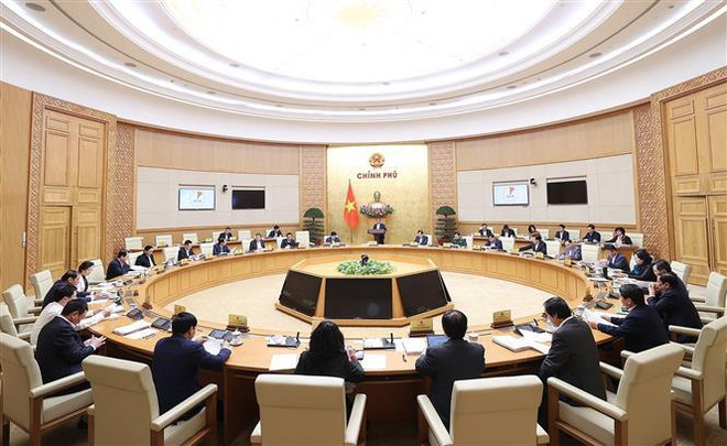 Primer ministro de Vietnam preside reunión de gobierno sobre elaboración de leyes ảnh 2