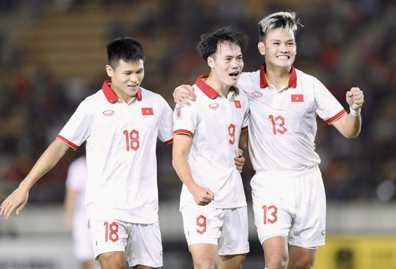 Selección vietnamita clasifica entre 100 mejores del mundo durante cinco años consecutivos ảnh 1 Selección vietnamita clasifica entre 100 mejores del mundo durante cinco años consecutivos ảnh 1