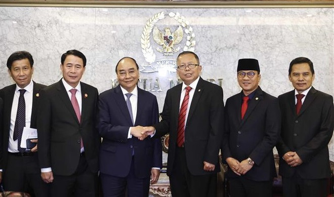 Presidente vietnamita se entrevista con dirigentes parlamentarios indonesios ảnh 2 Presidente vietnamita se entrevista con dirigentes parlamentarios indonesios ảnh 2