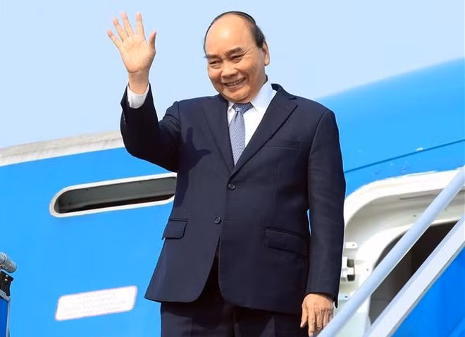 Presidente de Vietnam parte de Hanoi rumbo a Indonesia ảnh 1