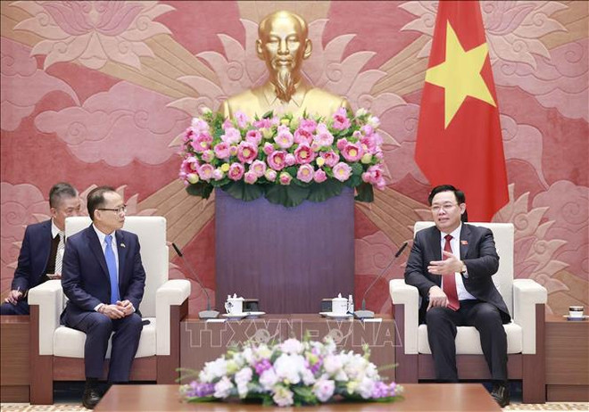 Máximo legislador vietnamita recibe a saliente embajador de Camboya ảnh 1 Máximo legislador vietnamita recibe a saliente embajador de Camboya ảnh 1