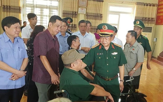 Resaltan aportes de personas con méritos revolucionarios en provincia vietnamita ảnh 1 Resaltan aportes de personas con méritos revolucionarios en provincia vietnamita ảnh 1